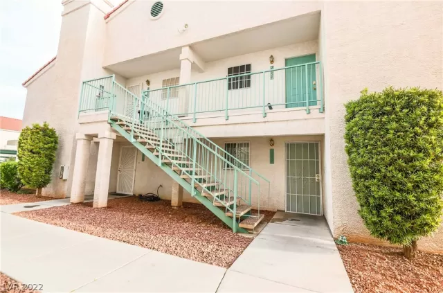 MLS: 2384244 Condo For Sale