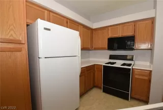 Photo #3: 2384260 Listing