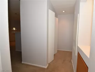 Photo #6: 2384260 Listing