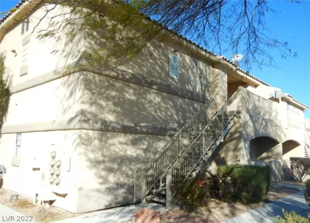 MLS: 2384301 Condo For Sale