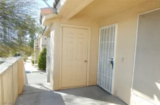 Photo #2: 2384301 Listing