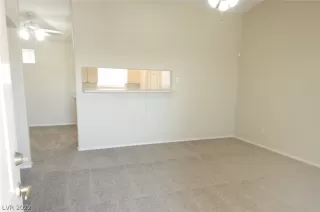 Photo #3: 2384301 Listing