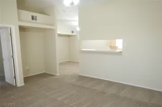 Photo #4: 2384301 Listing