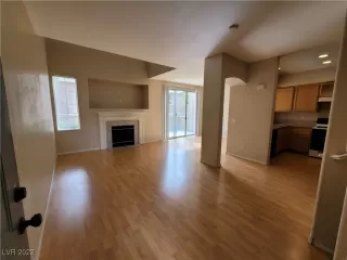 Photo #1: 2384302 Listing 