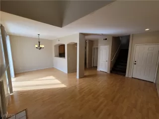 Photo #3: 2384302 Listing 