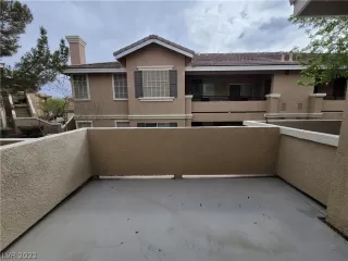 Photo #6: 2384302 Listing 