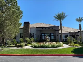 Photo #2: 2384310 Listing