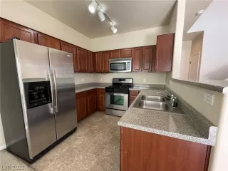 Photo #6: 2384312 Listing 