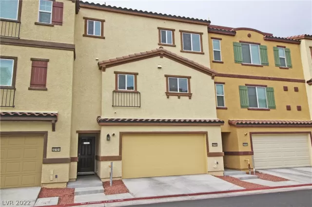 MLS: 2384315 Condo For Sale