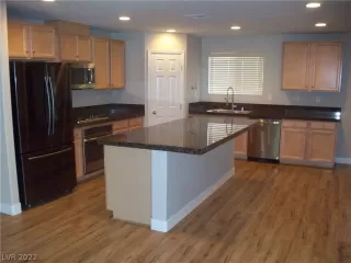 Photo #2: 2384315 Listing 