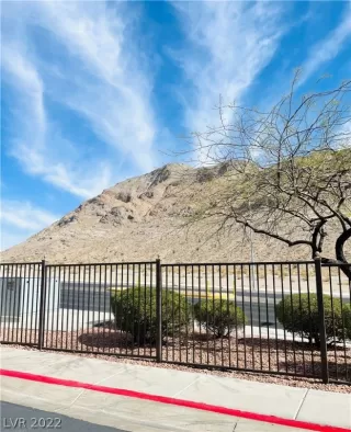 Photo #2: 2384337 Listing