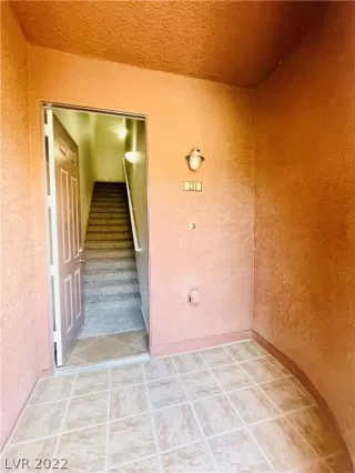 Photo #4: 2384337 Listing