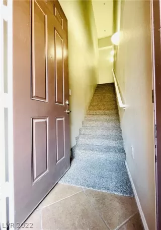 Photo #5: 2384337 Listing