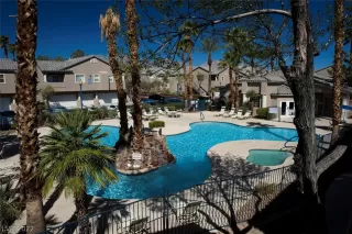 Photo #2: 2384346 Listing 