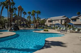 Photo #3: 2384346 Listing 