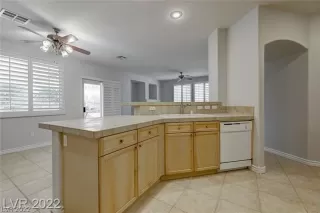 Photo #6: 2384365 Listing 
