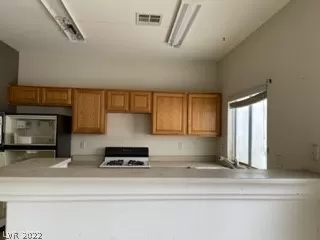 Photo #6: 2384374 Listing