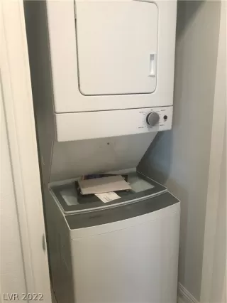 Photo #4: 2384426 Listing 