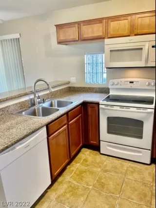 Photo #2: 2384465 Listing