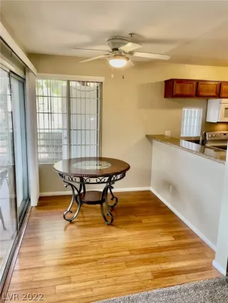 Photo #4: 2384465 Listing