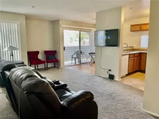 Photo #5: 2384465 Listing