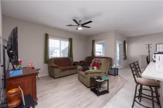 Photo #6: 2384480 Listing