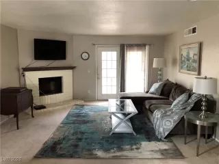 Photo #1: 2384492 Listing 