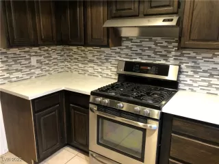 Photo #6: 2384492 Listing 