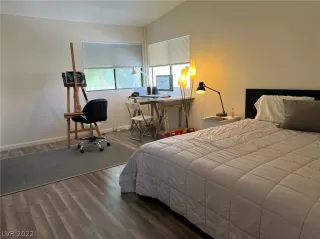 Photo #3: 2384493 Listing