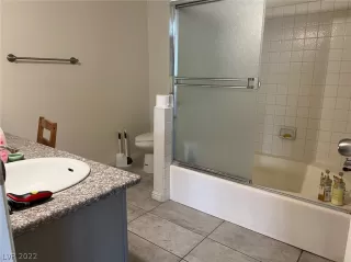 Photo #6: 2384493 Listing