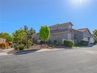 Photo #1: 2384497 Listing