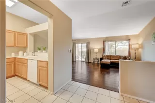 Photo #2: 2384515 Listing 