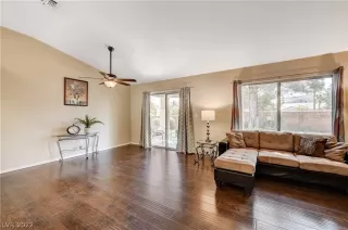 Photo #3: 2384515 Listing 