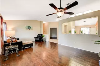 Photo #5: 2384515 Listing 