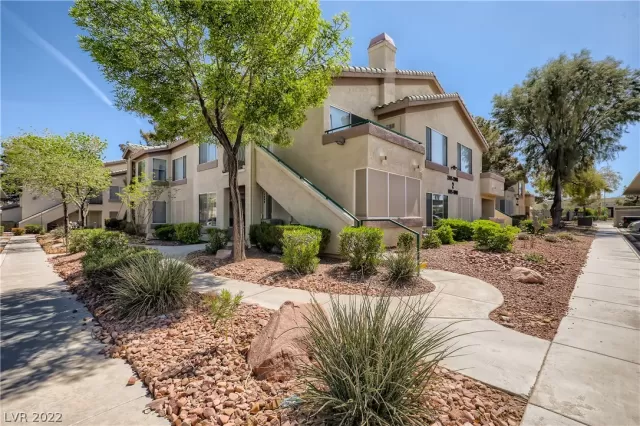 MLS: 2384516 Condo For Sale