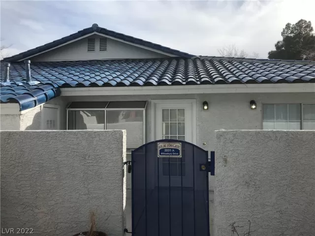 MLS: 2384533 Condo For Sale