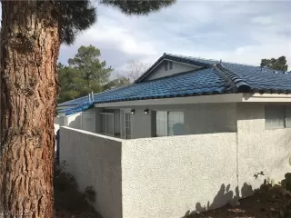 Photo #2: 2384533 Listing