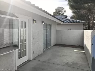 Photo #3: 2384533 Listing