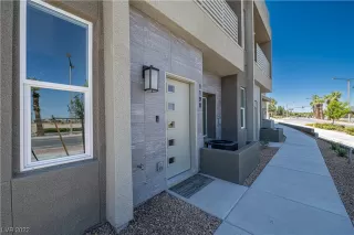 Photo #3: 2384537 Listing