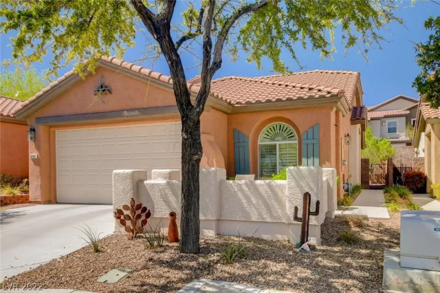 MLS: 2384541 Condo For Sale