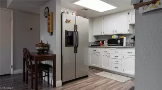 Photo #2: 2384549 Listing