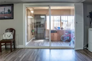 Photo #5: 2384549 Listing