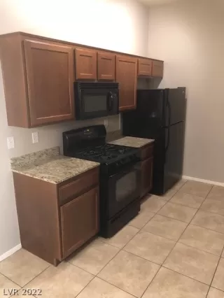 Photo #5: 2384551 Listing