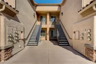 Photo #3: 2384557 Listing 