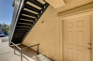 Photo #4: 2384557 Listing 