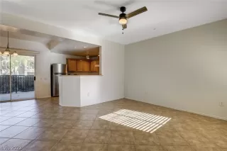 Photo #5: 2384557 Listing 