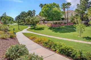 Photo #2: 2384568 Listing 