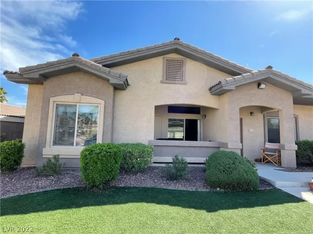 MLS: 2384592 Condo For Sale