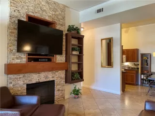 Photo #6: 2384592 Listing