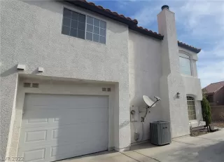 Photo #1: 2384598 Listing